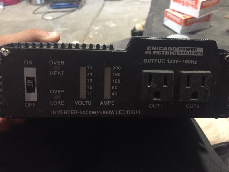 Power inverter Chicago Electric 2000/ 4000 Watt 95596