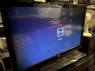 42 Inch TV With Stand 