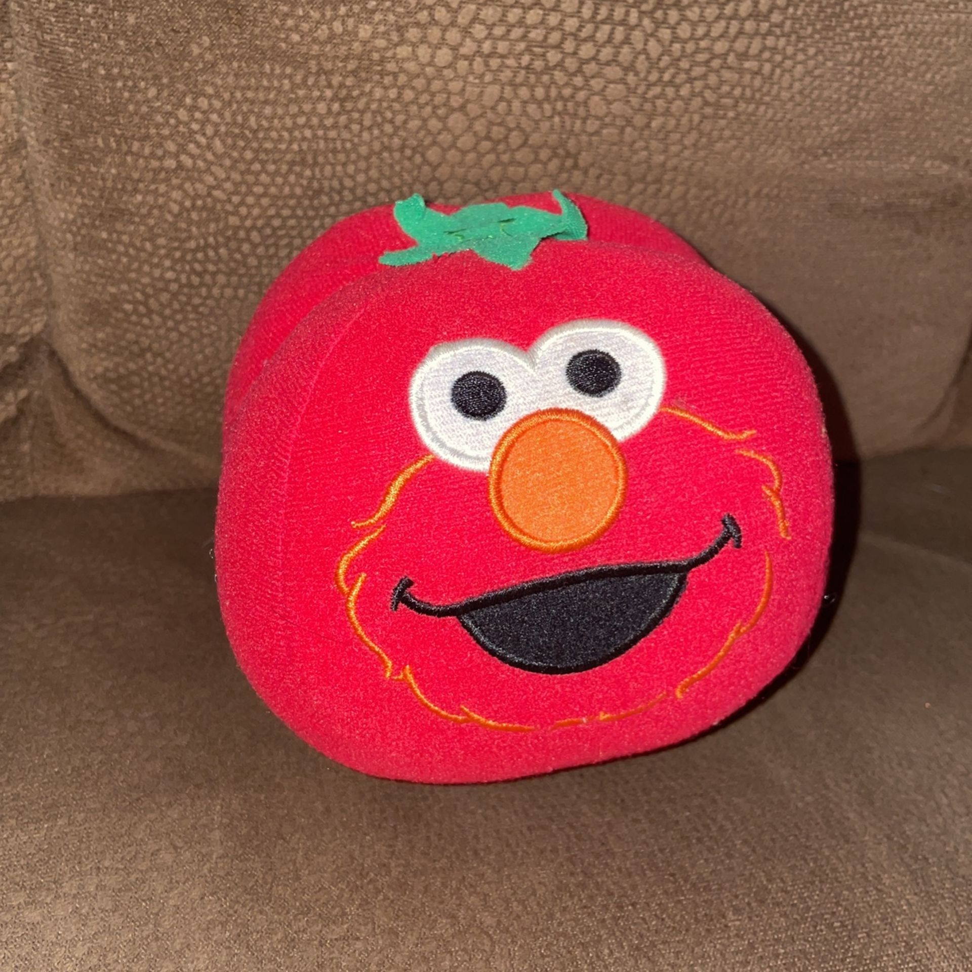 Sesame Street GIGGLING ELMO'S HOT TOMATO Plush Fun Game Cardinal
