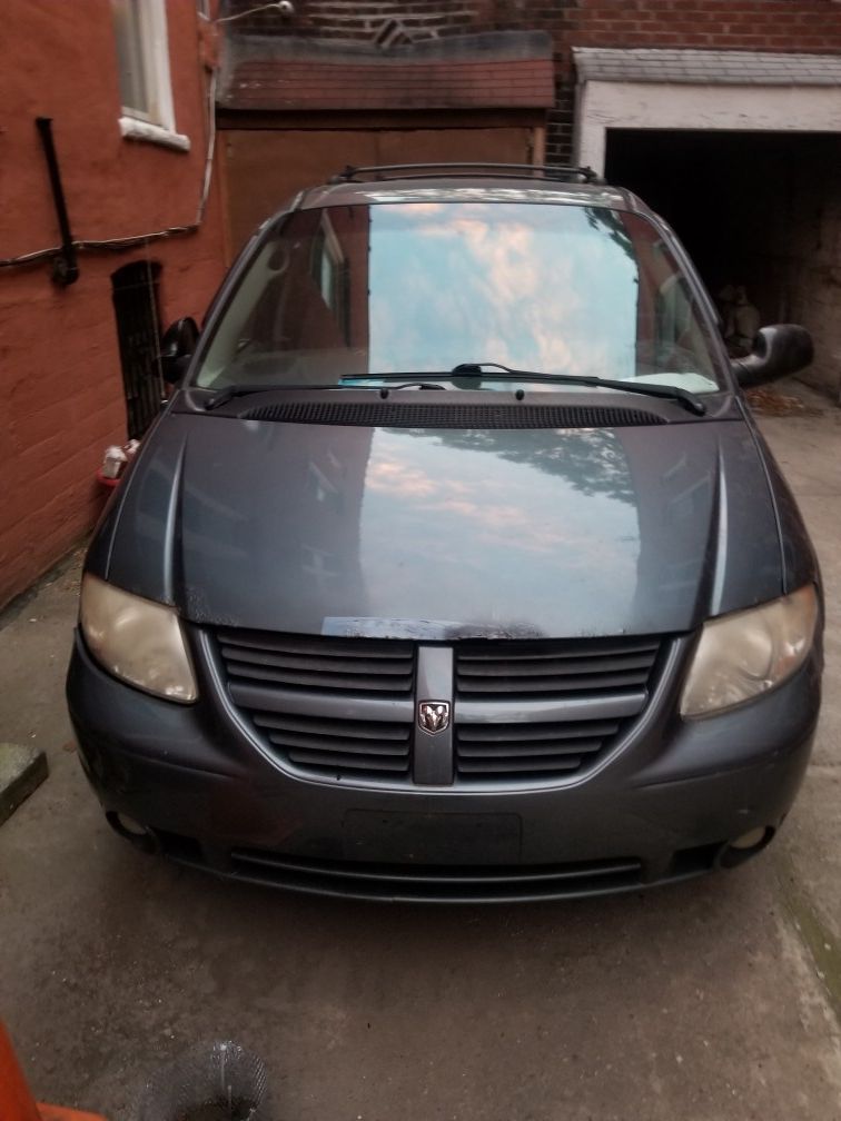 2005 Dodge Grand Caravan