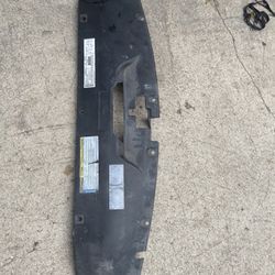 Chevy 99- 02 Radiator Top Cover