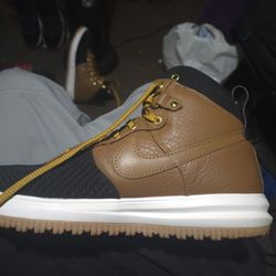 Nike Sneaker/Duckboots Water Proof