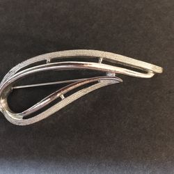 Vintage Silver Tone Leaf In A trellis Design   2 1/5”  Sarah Coventry