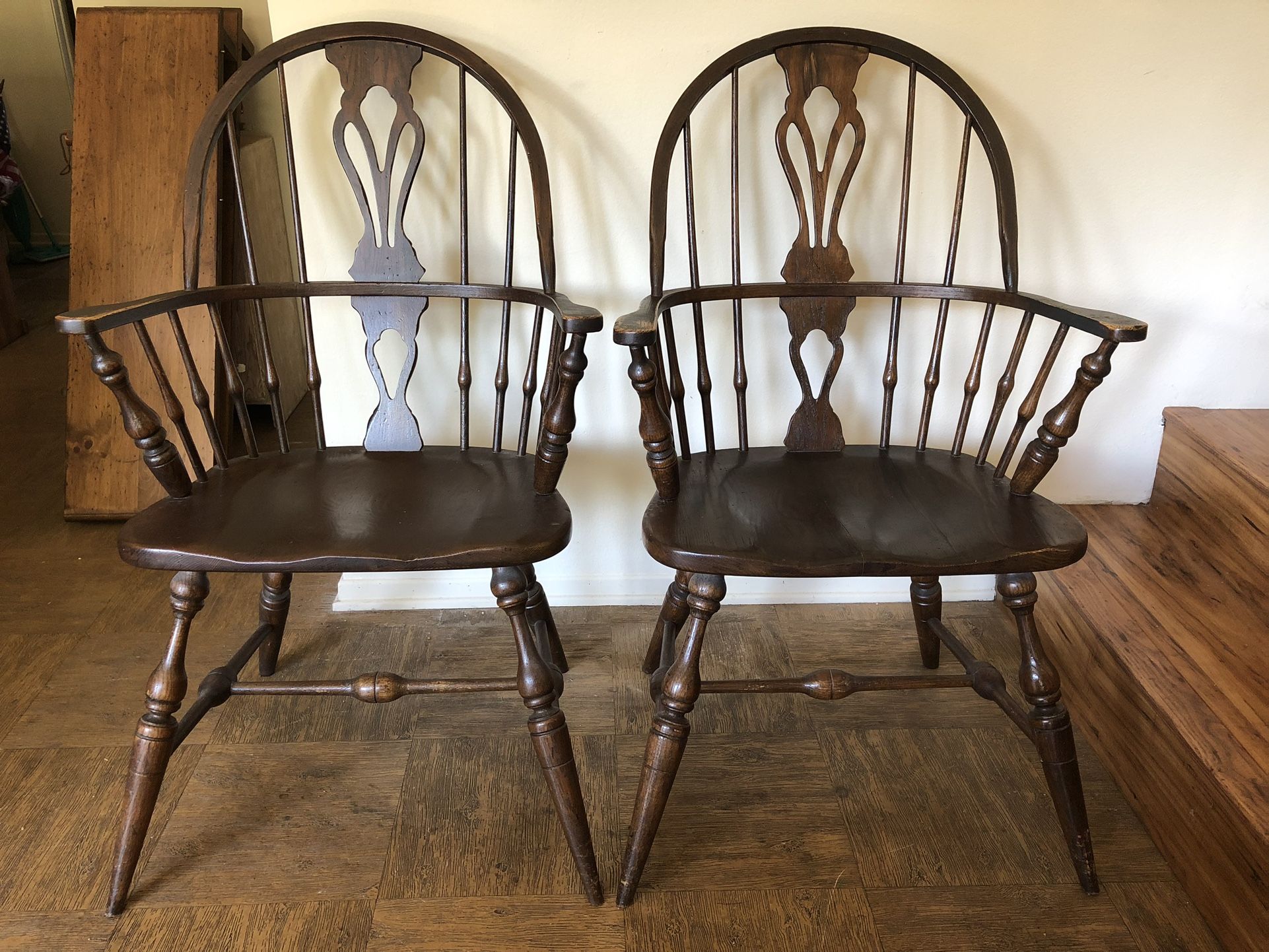 COLONIAL-STYLE CHAIRS /Pair (Vintage Cushman Classics)