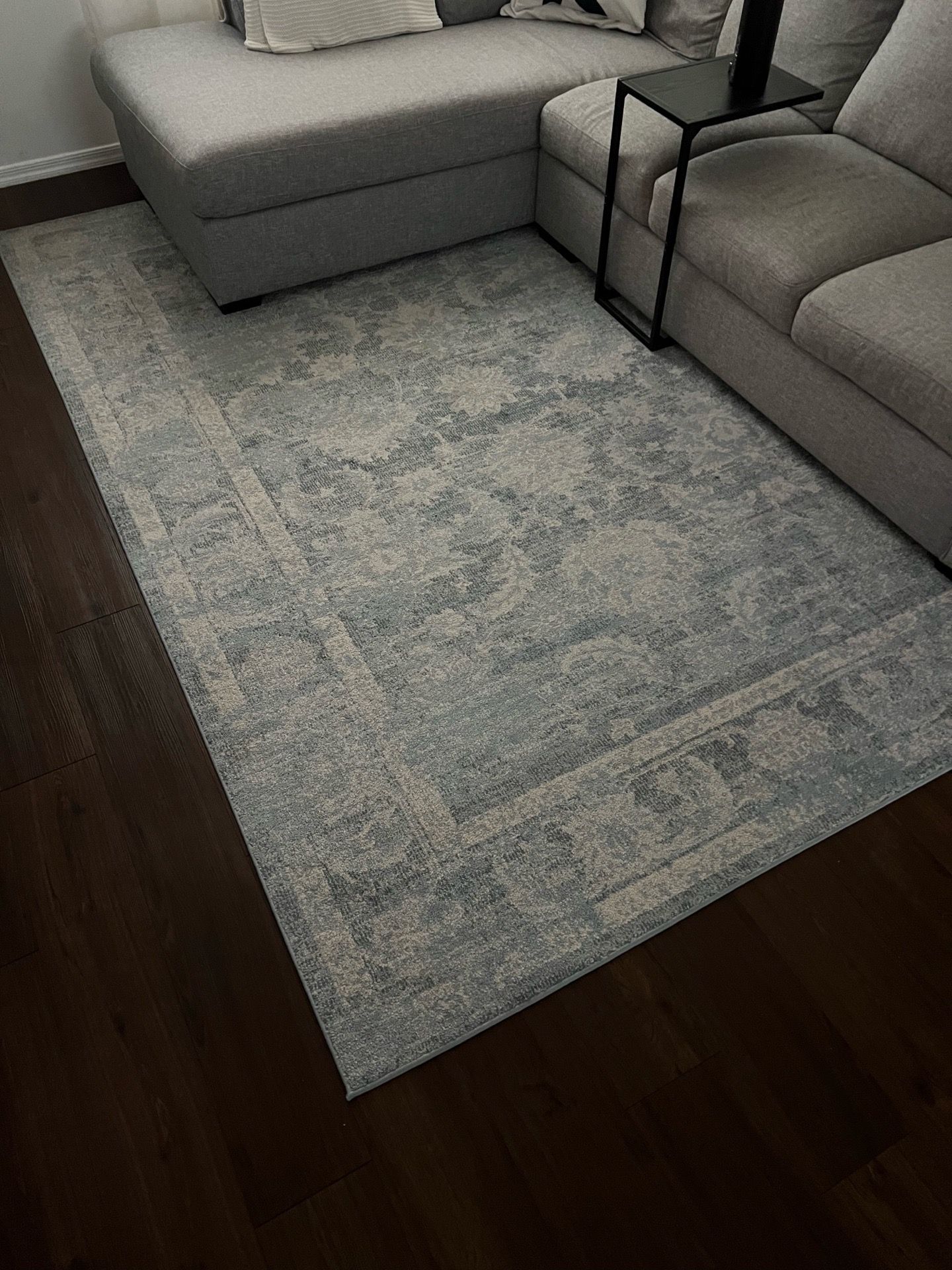 Persian style rug 9’x6’ moving sale