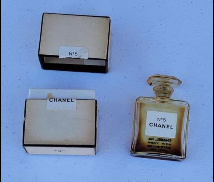 CHANEL #5 perfume bottle and original box!in its vintage found state! Not cleaning it!