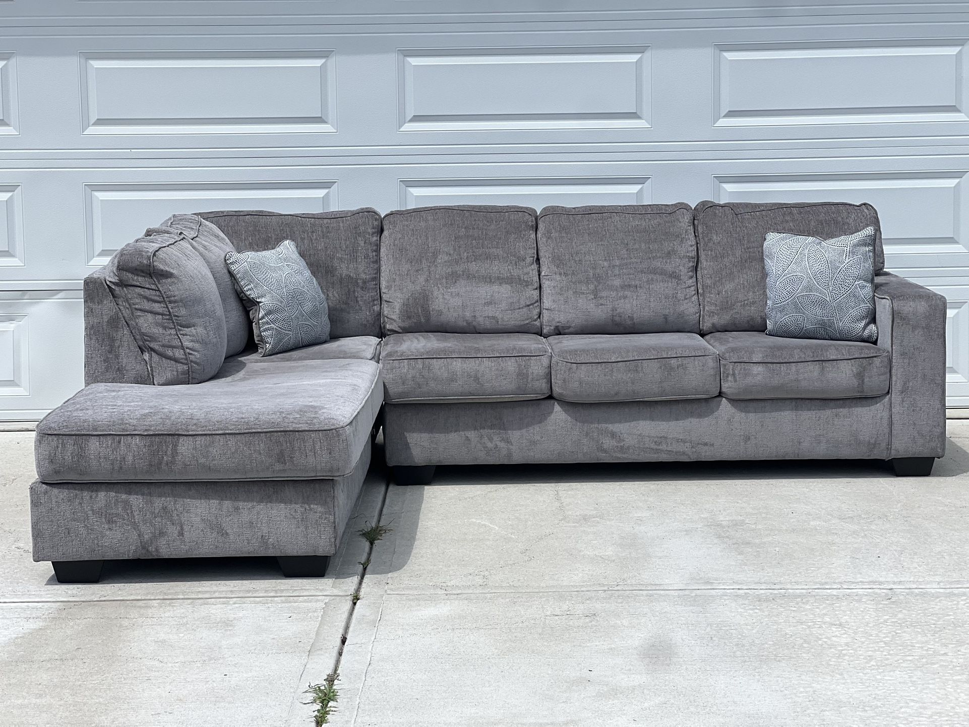 ⚪️ Light Gray Sectional — Delivery Available