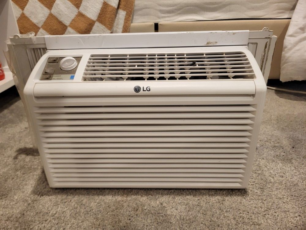 LG 5,000 BTU LW5015E Window Air Conditioner