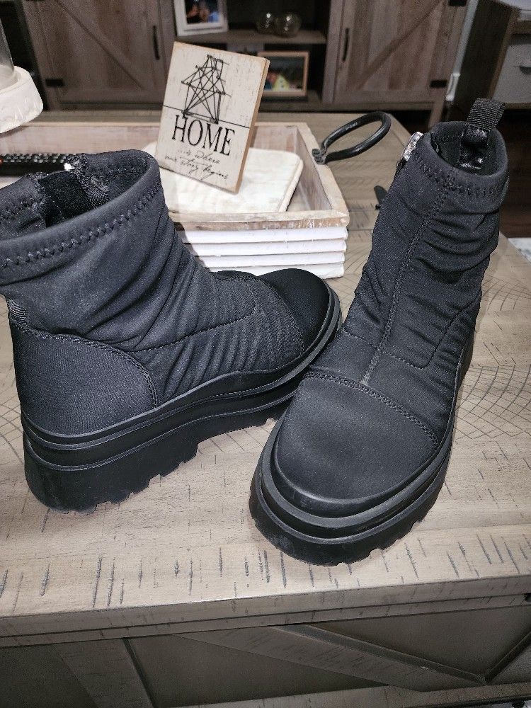 Black Boots