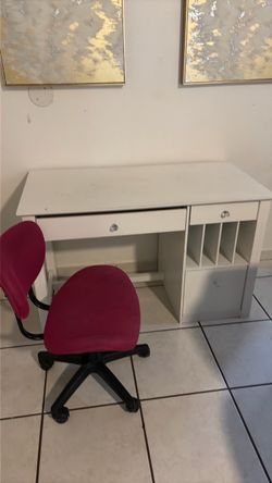 White desk + office chair