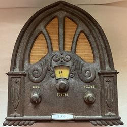 Vintage Novelty Lake Cathedral AM Transistor Radio