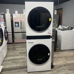 LG - 4.5 Cu. Ft. HE Smart Front Load Washer and 7.4 Cu. Ft. Electric Dryer WashTower with Steam and Built-In Intelligence - White 