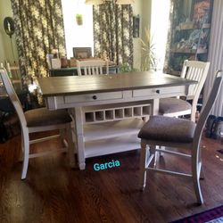 Ashley Brand New💥 Vintage dining counter table and 4 bar stools💥Rustic Style 