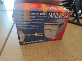 MailBoss Mail Box w/Lock& key -NIB. $275 retail