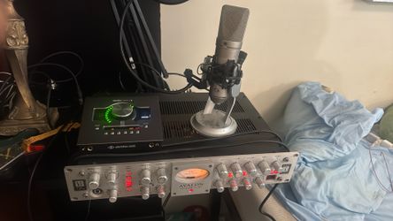 Neumann U87 Apollo Twin X & Avalon Preamp