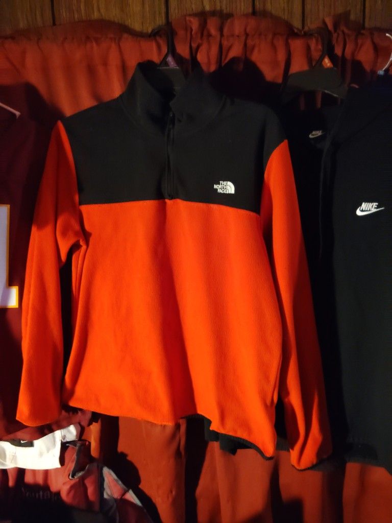 North Face Rage Red & Black Lrg Fleece