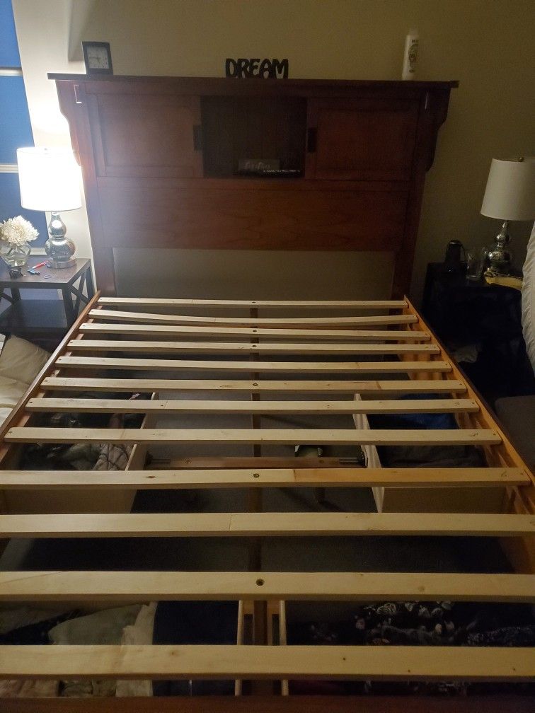 Bob's Furniture Queen Bed Frame