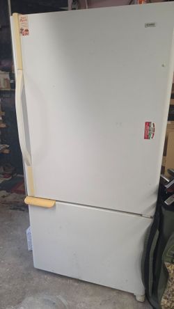 Kenmore Bottom Freezer Refrigerator White