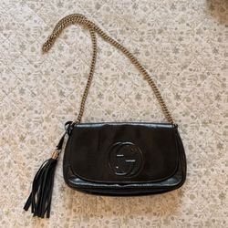 Gucci Black Patent Leather Soho Bag with gold tone chain strap