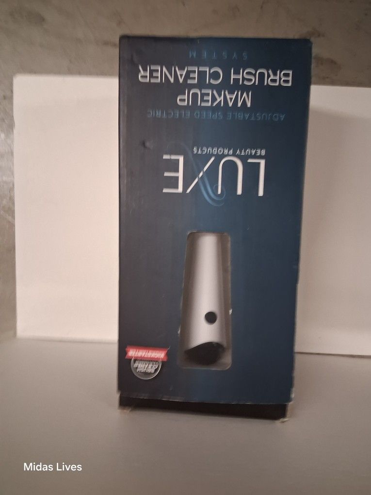 Luxe Beauty Products Adjustable Speed Electric Makeup Brush Cleaner System