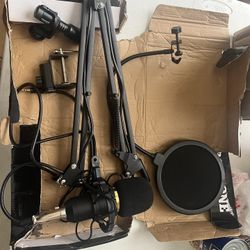 Studio Headset & Microphone 