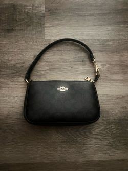 Coach Nolita 19