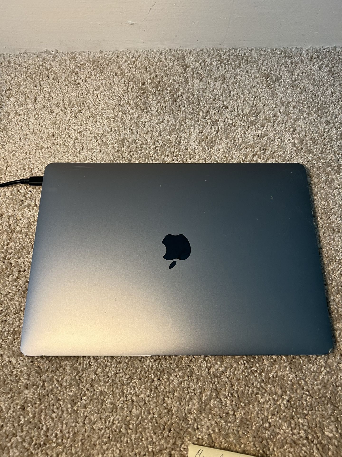 MacBook Air 2020  1.1 GHz Core i5;ram 8gb:ssd 500gb 