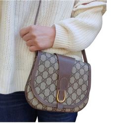 Authentic Vintage Gucci GG Monogram Supreme Saddle Accordion Shoulder Bag 