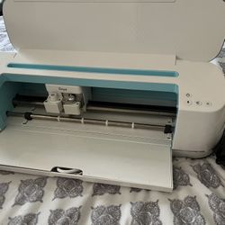 Cricut maker Blue And White