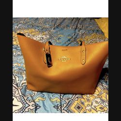 Tory Burch Double Zip Robinson Tote for Sale in Humble, TX - OfferUp