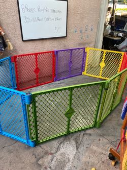 North States Superyard 8-Panel Colorplay Play Yard