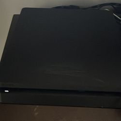 Ps4  and vr headset for ps4 and controller with charger