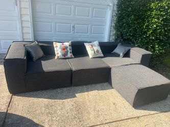 4-Piece Modern Modular Sectional Sofa – Dark Gray – Excellent Condition