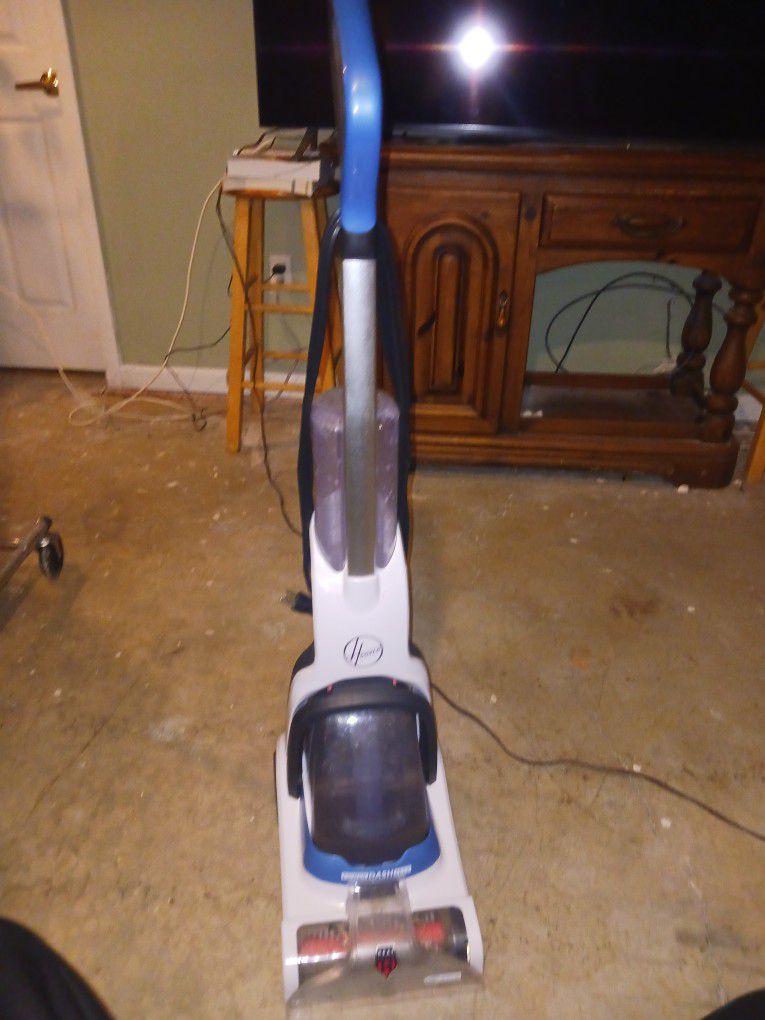 Hoover Pet Dash Carpet Cleaner Vacuum