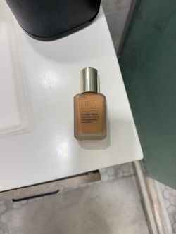 Estée Lauder Double Wear Stay-in-Place Foundation