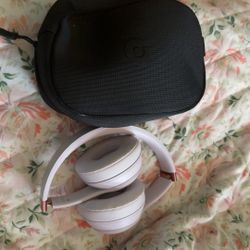 Beats Solo 4 Pink & Rose Gold