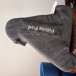 Holder pillow for laptop