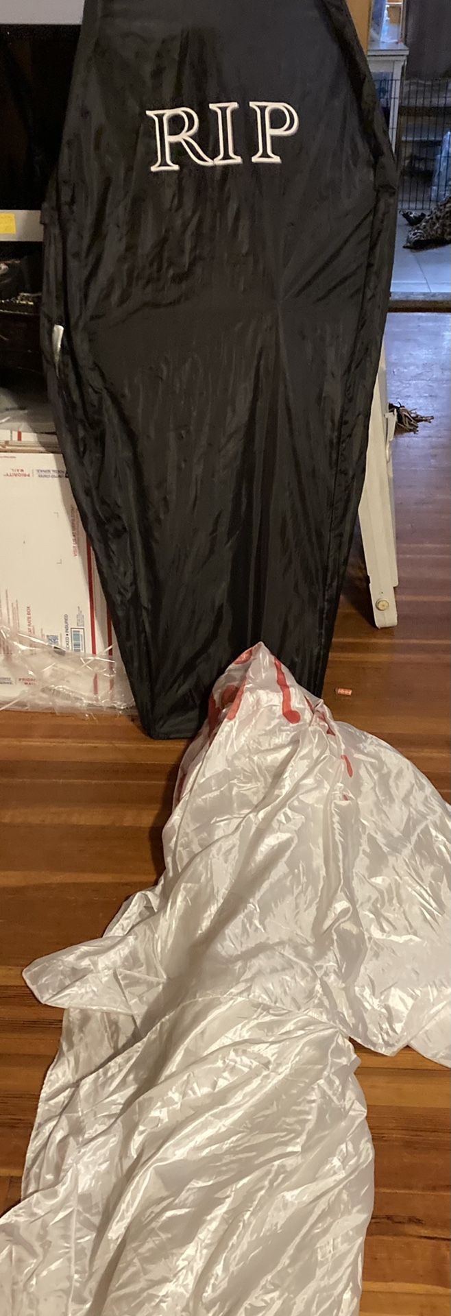 Halloween Prop John Doe And Rip Casket 5ft Tall