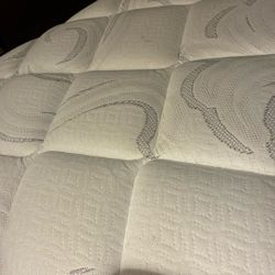 Queen Size Post..Mattress