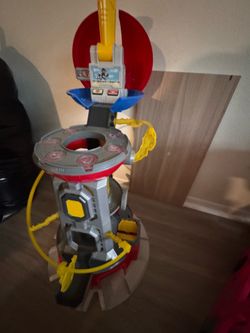 Paw Patrol, Mighty Lookout Tower con 4 figuras de acción exclusivas, auto de juguete
