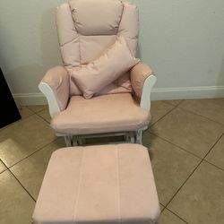 Pink Rocking Chair | Se Habla Español