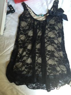 Black/beige shirt with a bow!