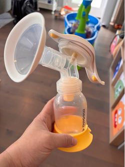 Medela manual breast pump