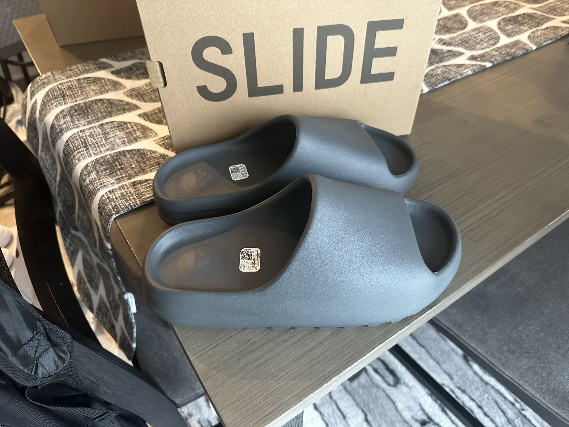 New Yeezy Slide Slate Grey Sz 10