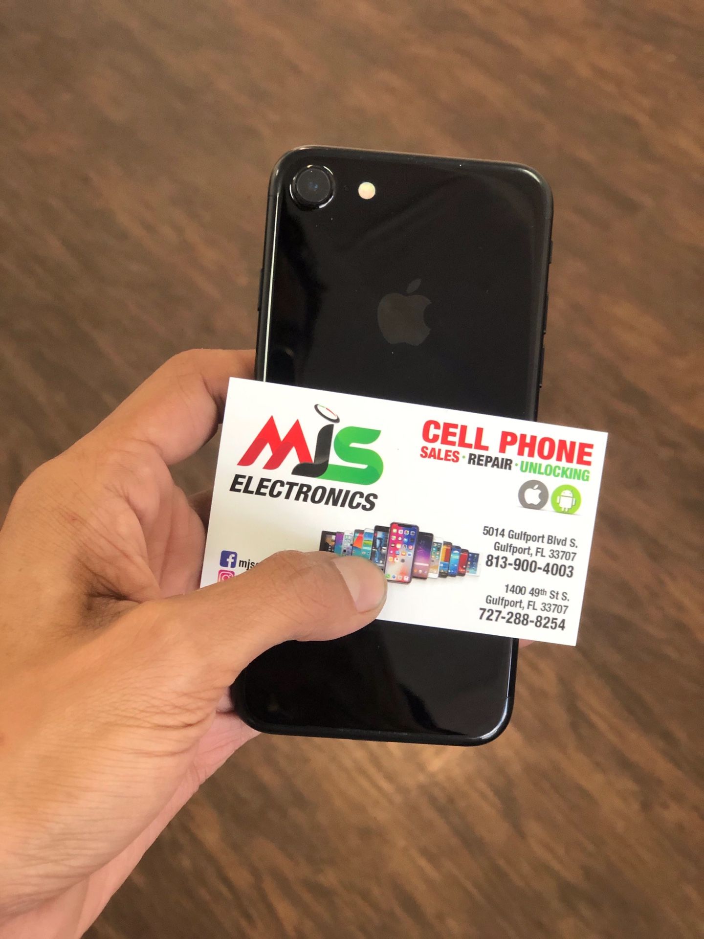 IPHONE 7 32GB UNLOCKED