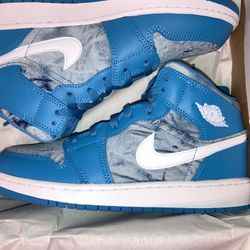 Jordan 1 Size 7Y $145