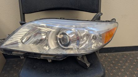 2011-2017 Toyota Sienna Driver Side Halogen Headlight Assembly (OEM)