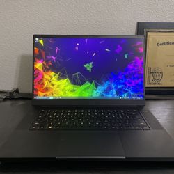 Razer Blade 15 2060 16gb ram Intel i7 512 gb ssd