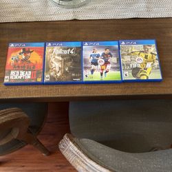 4 Like New PS4 Video Games Red Dead Redemption