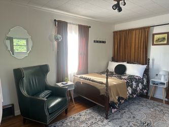 Full size bed